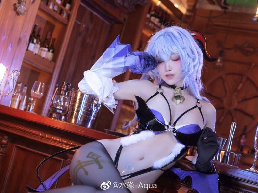 水淼Aqua甘雨cos作品,你想有这样的姐姐吗